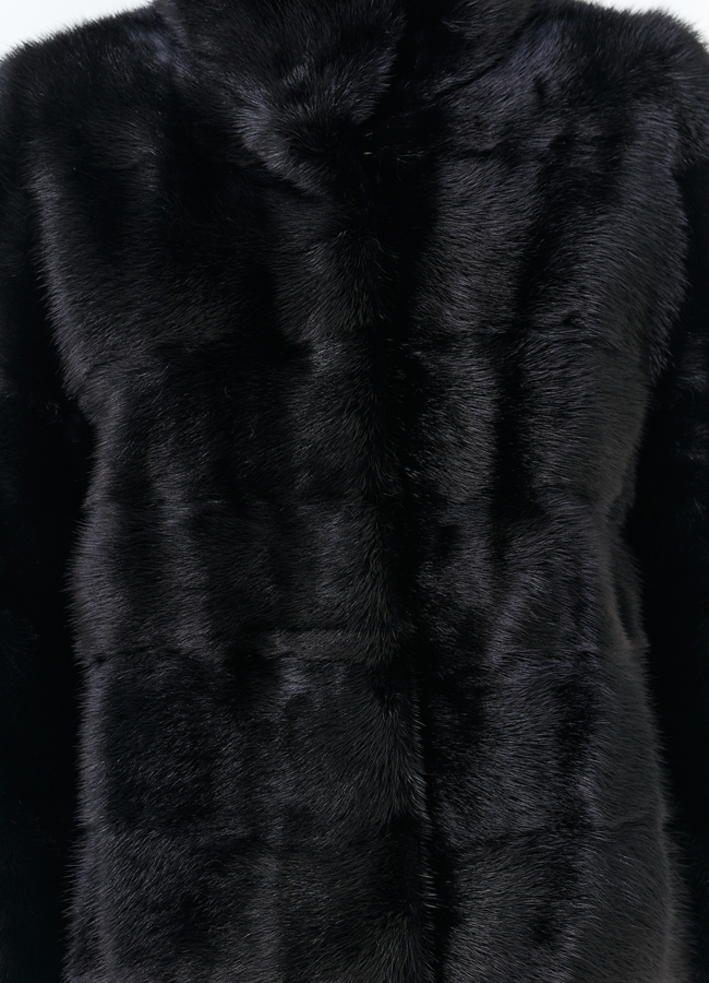 Норковая шуба с воротником стойка черного цвета  модель № 24730 универмаг малина