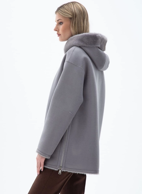 Женская двухсторонняя дубленка из эко кожи с капюшоном фото