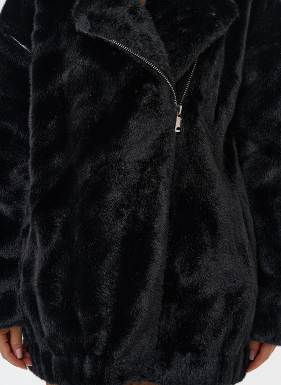 Женская шуба из эко меха со съёмными рукавами