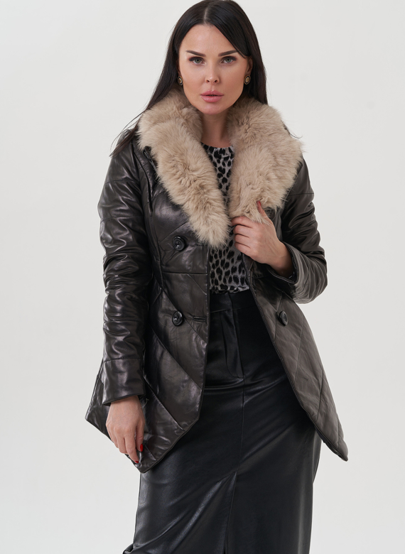 Кожаная куртка на пуговицах с английским воротником, отделка песец
