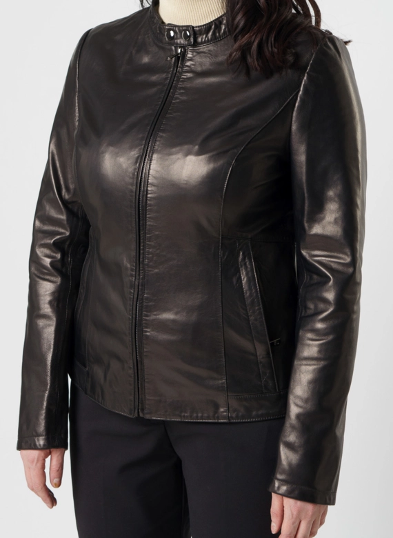 Женская кожаная куртка фото