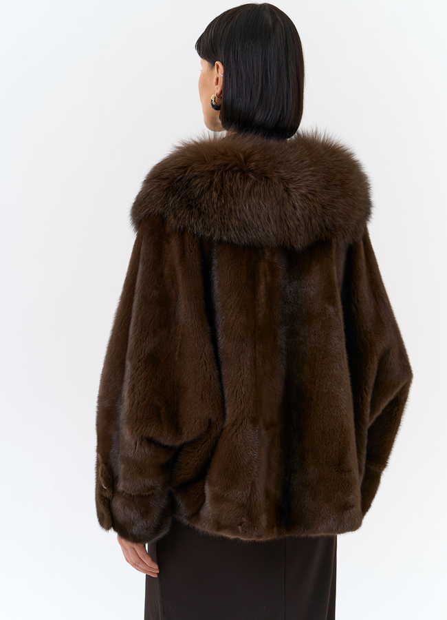 Шуба из норки с отделкой из меха чернобурки модель № 32030 в рассрочку