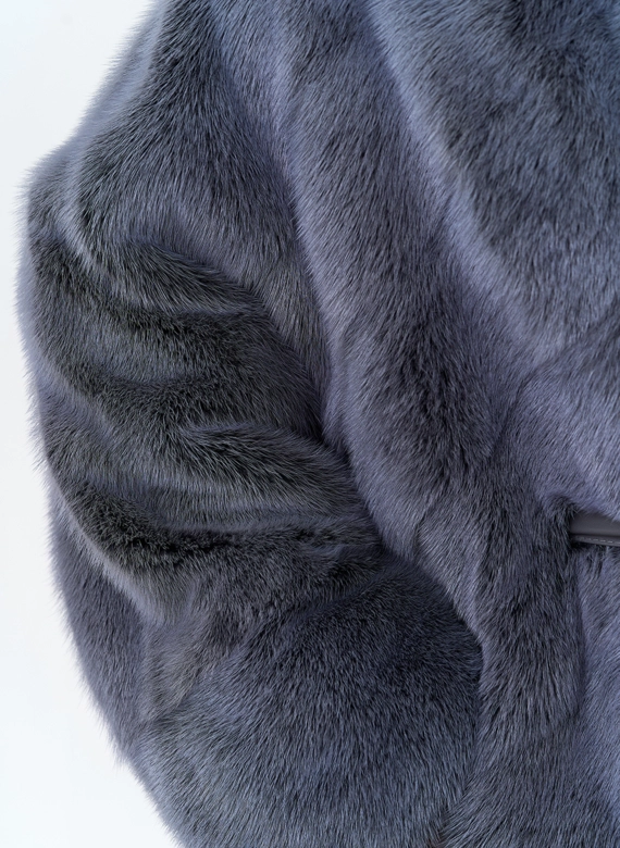Женская норковая шуба с капюшоном фото