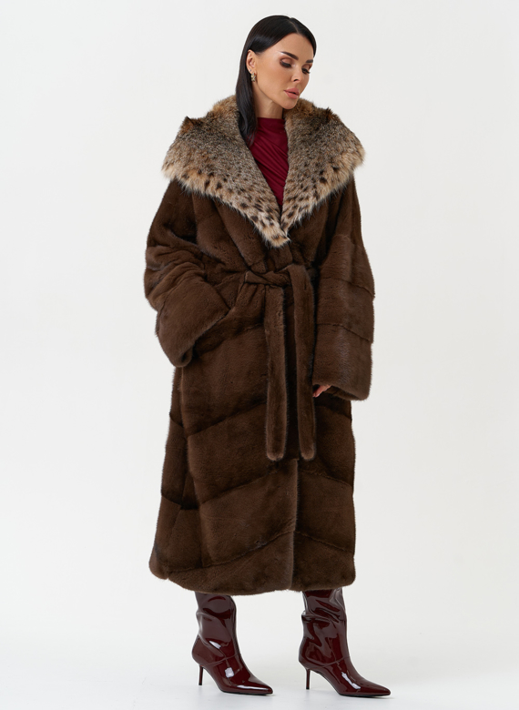 Женская шуба из меха норки с капюшоном из меха рыси