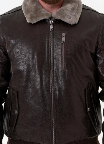 Мужская дубленка коричневого цвета фото