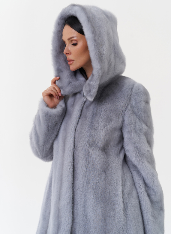 Женская шуба из меха норки с капюшоном