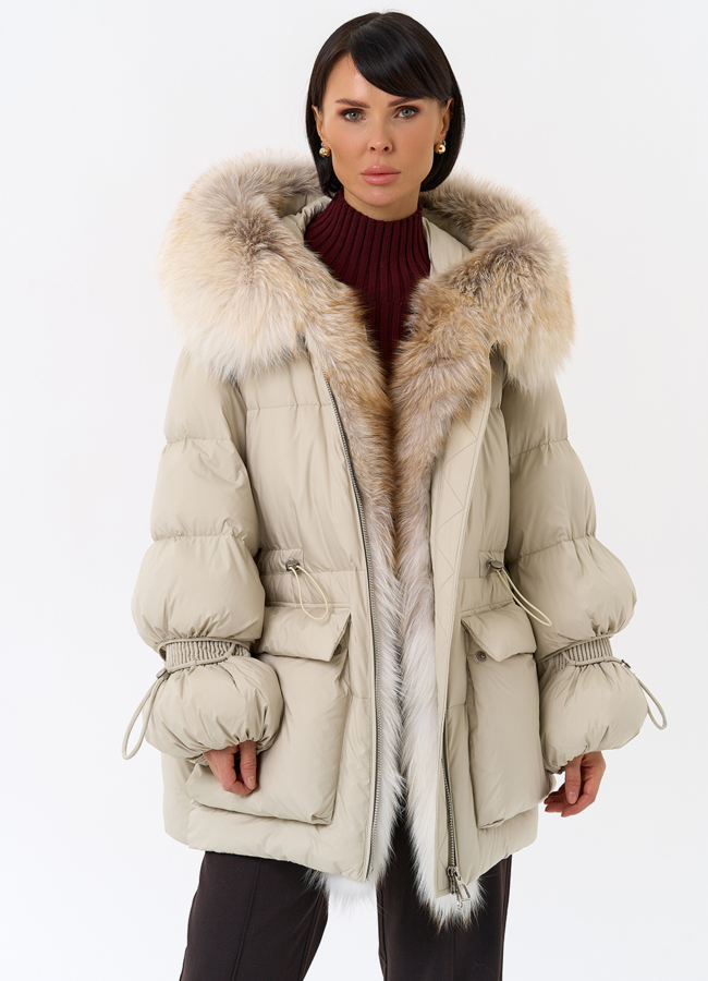 Женский пуховик с капюшоном из меха лисы модель № 31981 меха малина