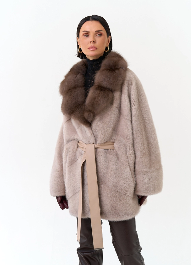 Женская шуба из меха норки с воротником из меха куницы модель № 32058 универмаг малина фото
